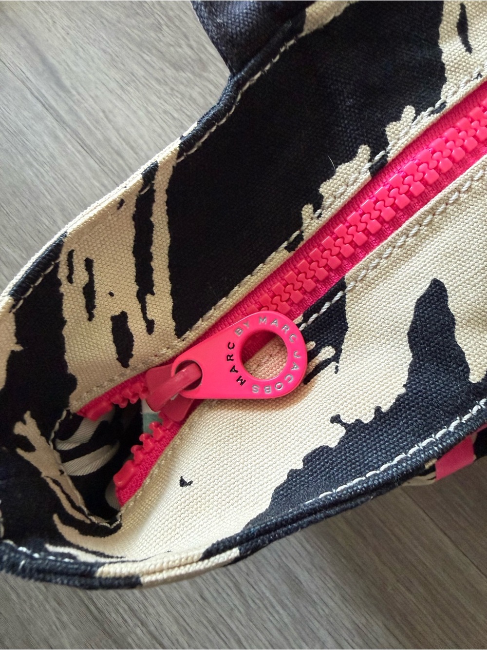 Marc by Marc Jacob’s tote - Picture 4 of 8